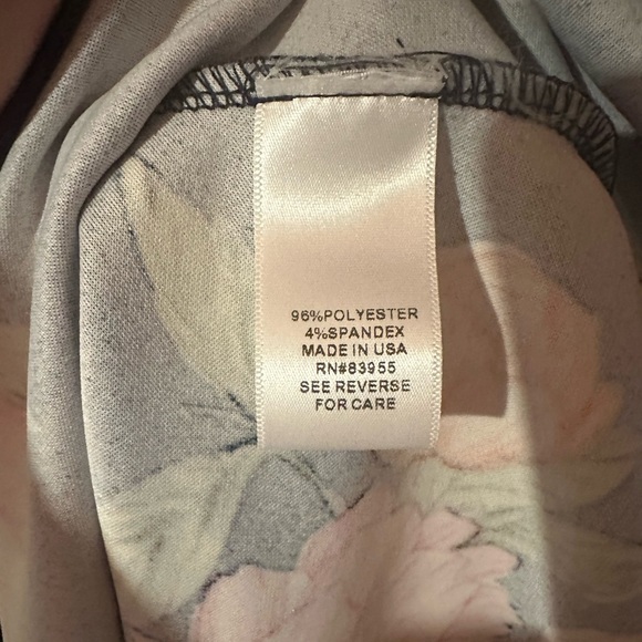 Floral Women's Top 1X - Picture 4 of 4